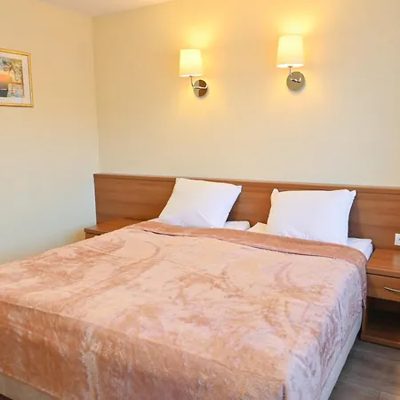 гранит 3* バンスコ